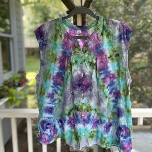 Old Navy Summer Sleeveless Top button front. Hand crafted tie dyed.  Size XL